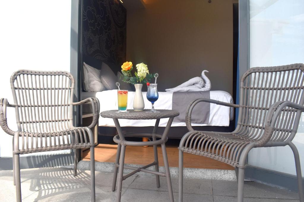 ルミノール ホテル エアポート シドアルジョ バイ WH (Luminor Hotel Airport Sidoarjo by WH) バルコニー/テラス