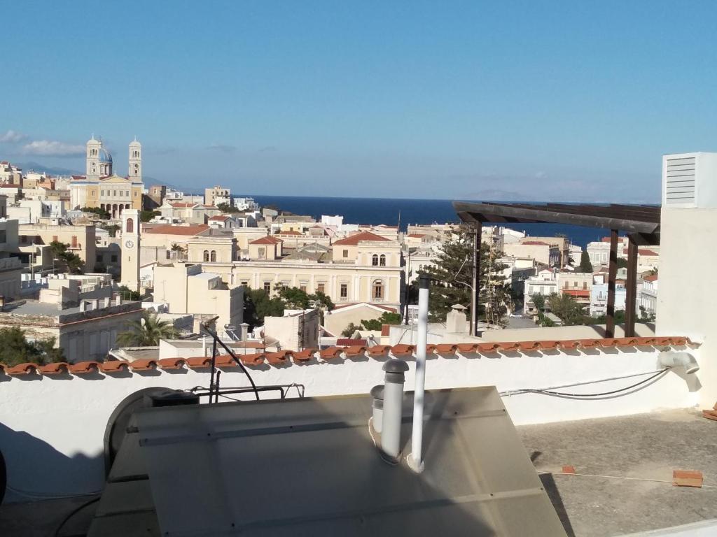 1872 Tonia, two level cozy stony apartment, Ermupoli