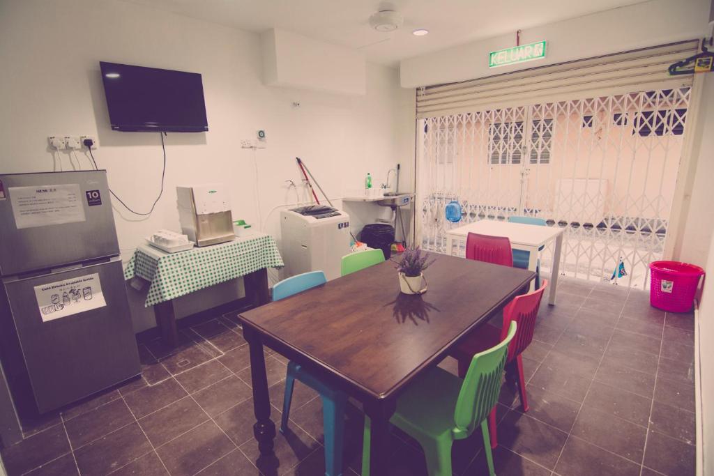 Shared lounge/TV area, The Haven Inn in Malacca