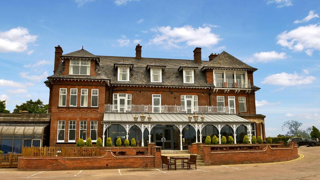 Wherry Hotel photo