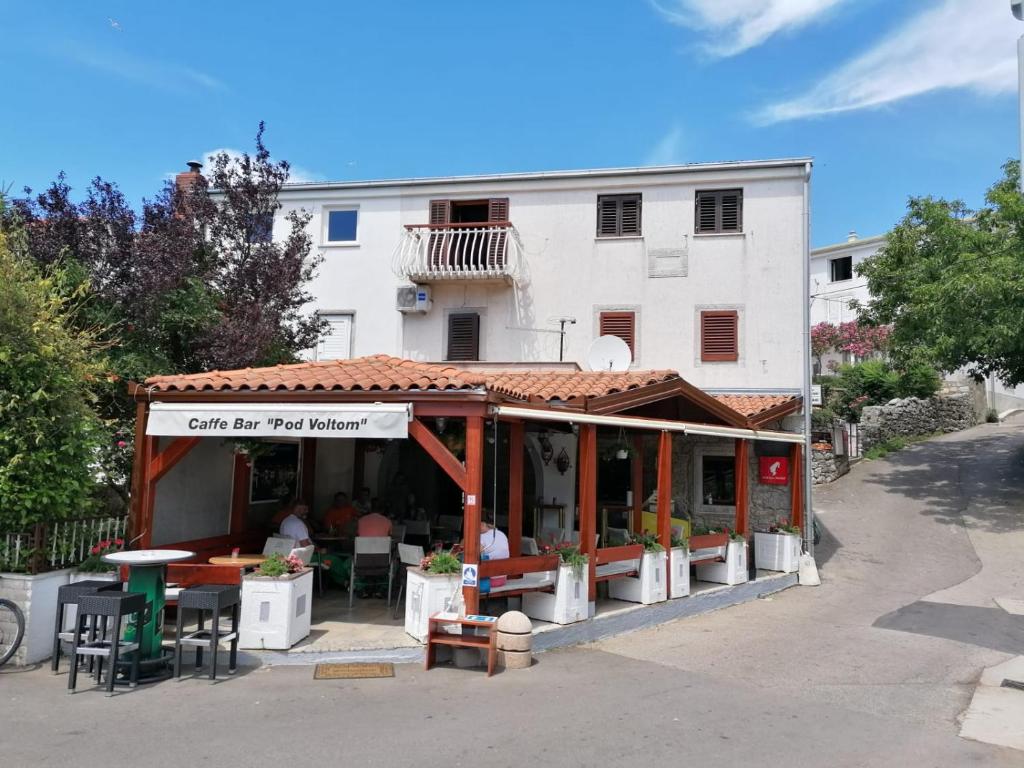 Pod Voltom, Klenovica