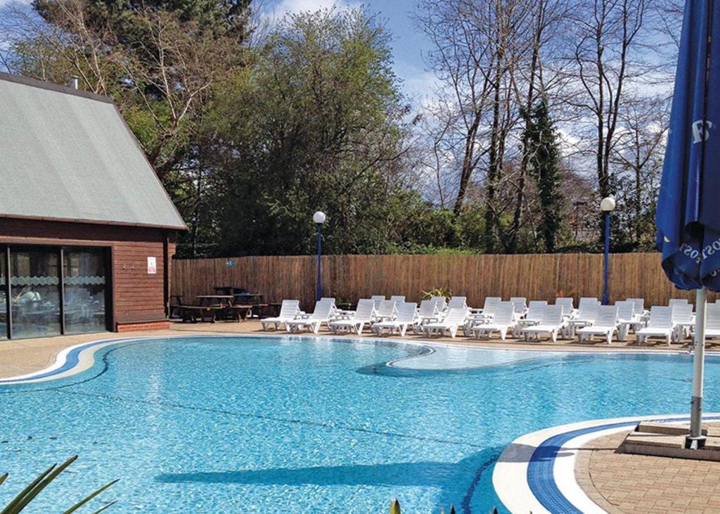 Sandy Balls Holiday Village — Hotel in Bath