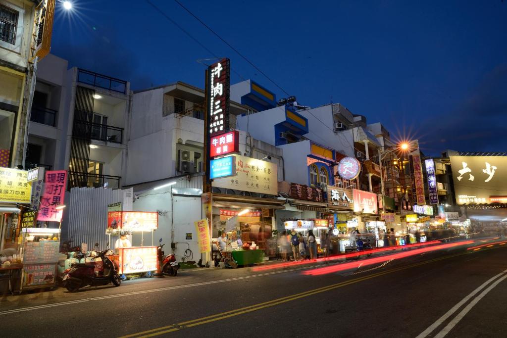 Kenting Central photo