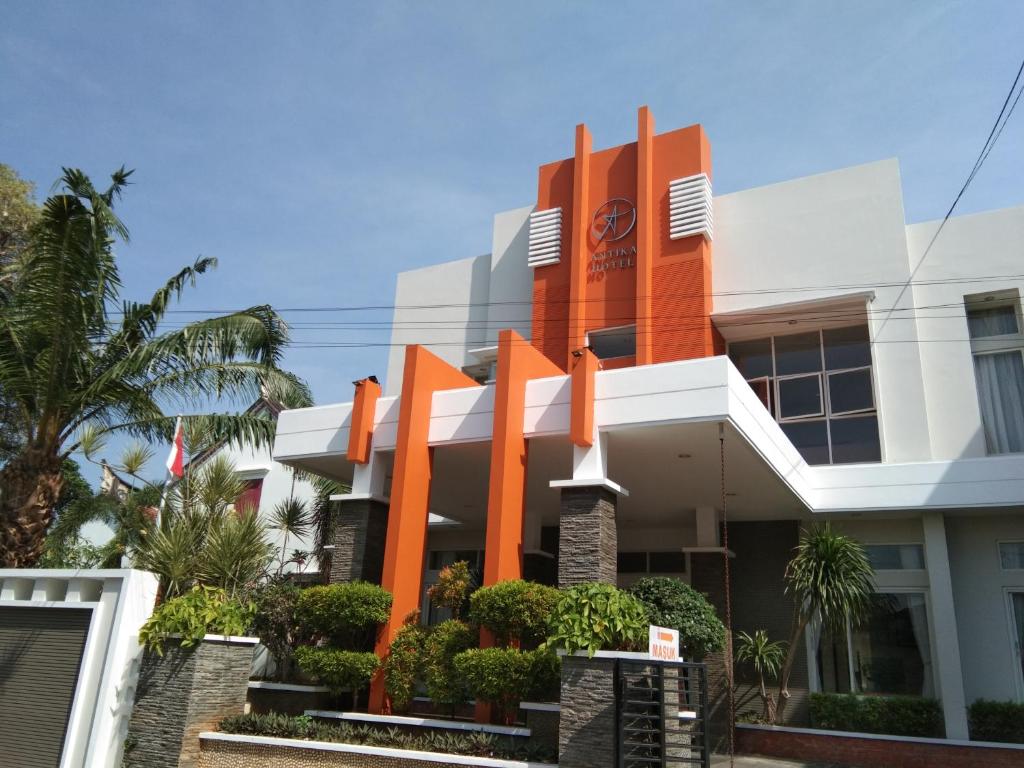 Antika Hotel — Hotel in Rembang