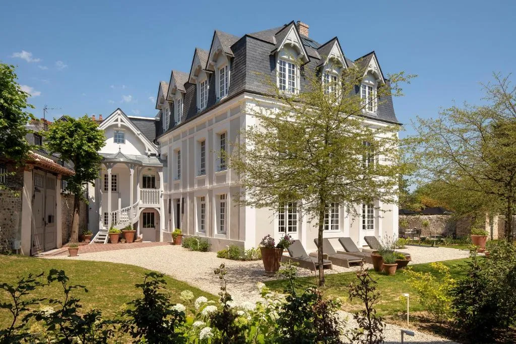 Hôtel Saint-Delis - La Maison du Peintre - Relais & Châteaux，位于翁弗勒尔的酒店