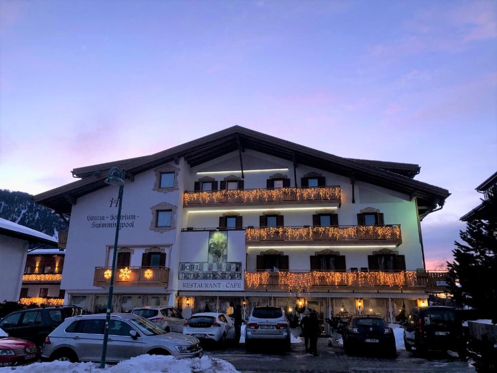 Hotel Tschurtschenthaler — Hotel in Dobbiaco