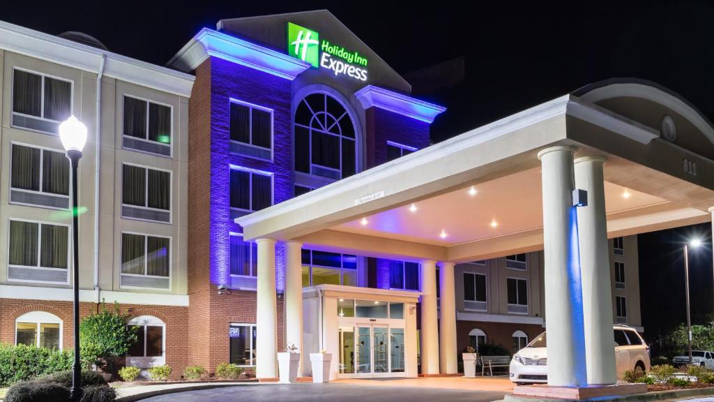 Holiday Inn Express Birmingham Irondale East photo