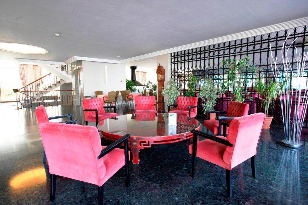 Hotel Arenal — Restaurant & bars in San Antonio, Balearic Islands