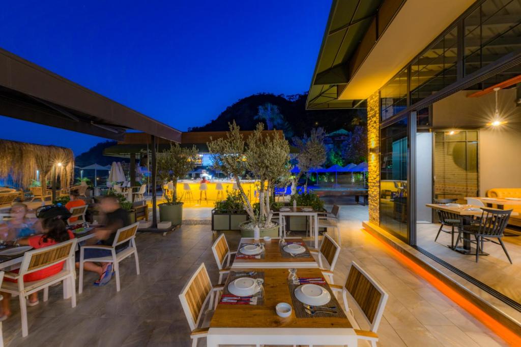 Morina Deluxe Hotel — Restaurant & bars in Ölüdeniz, Mugla