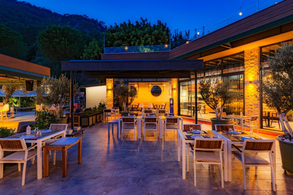 Morina Deluxe Hotel — Restaurant & bars in Ölüdeniz, Mugla