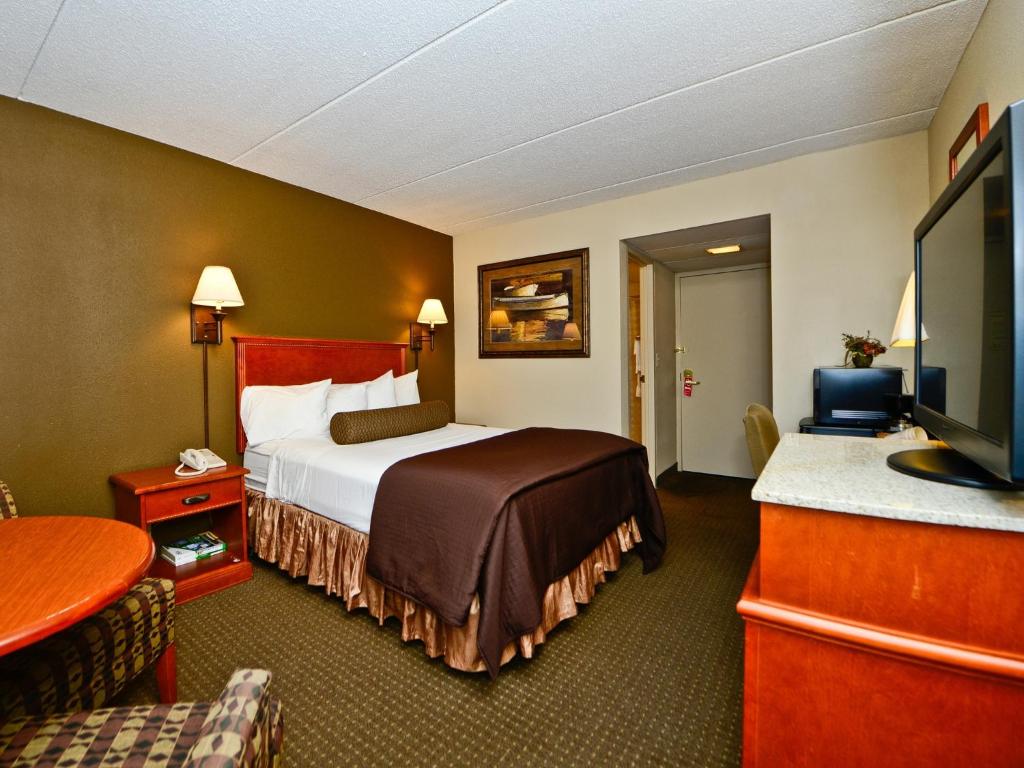 Ramada Plymouth Hotel And Conference Center Ramada Plymouth Hotel And Conference Center