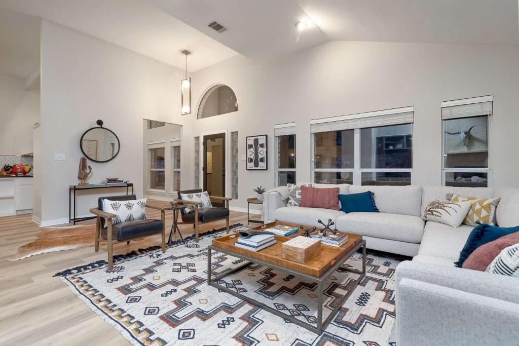 Lake Travis Getaway on Hudson Bend, Austin