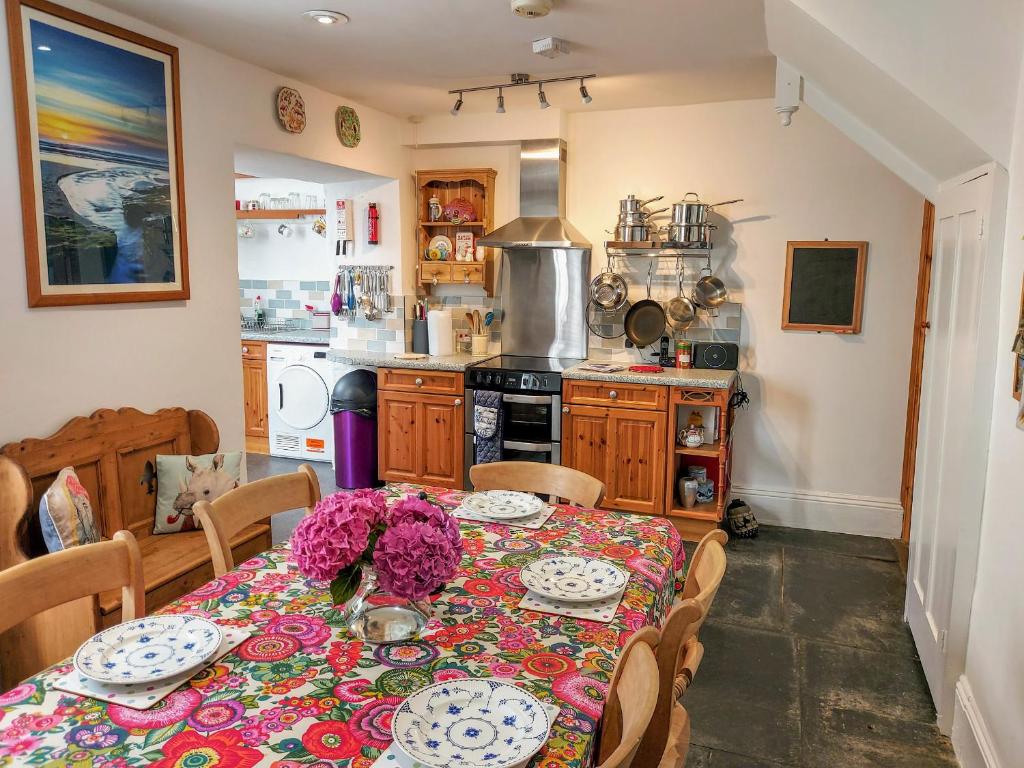 Heightley House, Tintagel photo 3