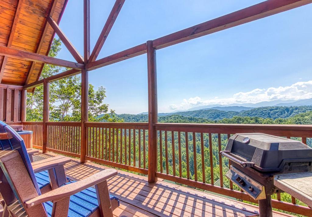 A Higher Calling, Spacious Smoky Mountain Getaway Perfect for Families & Groups, Pigeon Forge