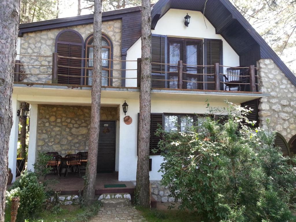 Guesthouse Bajka — Hotel in Vinci