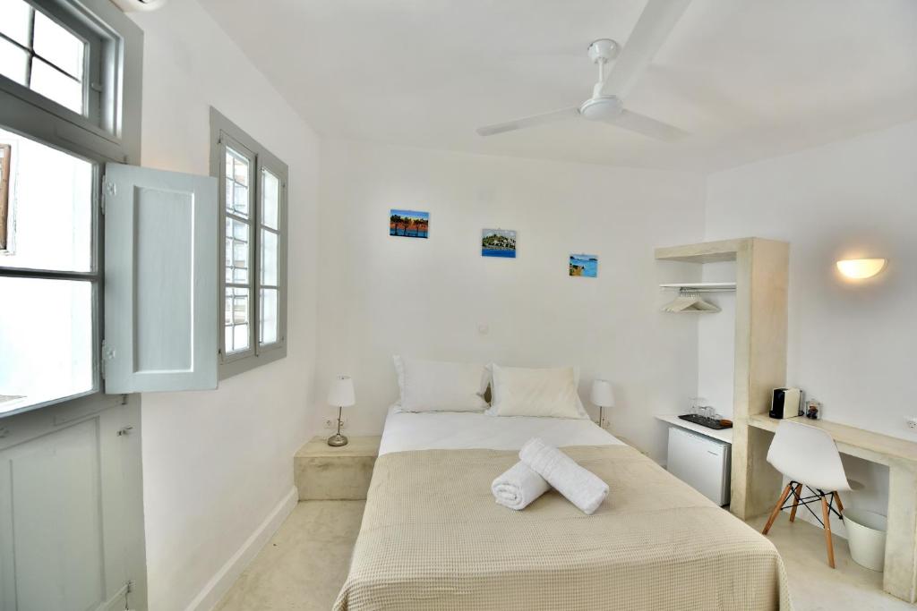 Hydra Art Suites photo