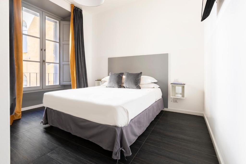 Vatican Luxury Suites photo