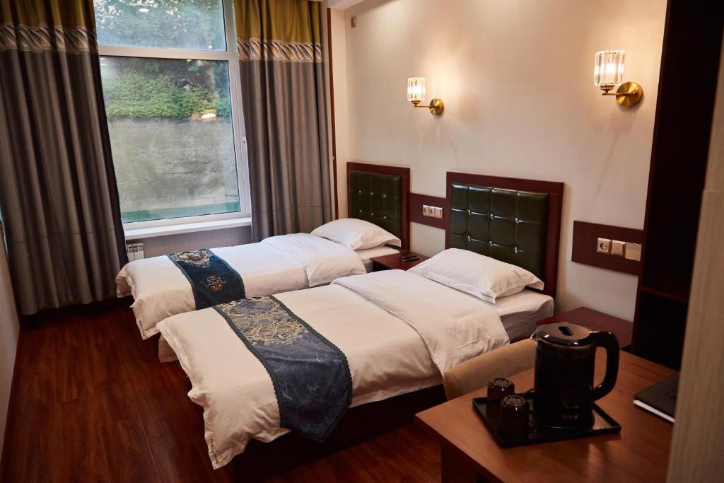 Holiday Hotel photo