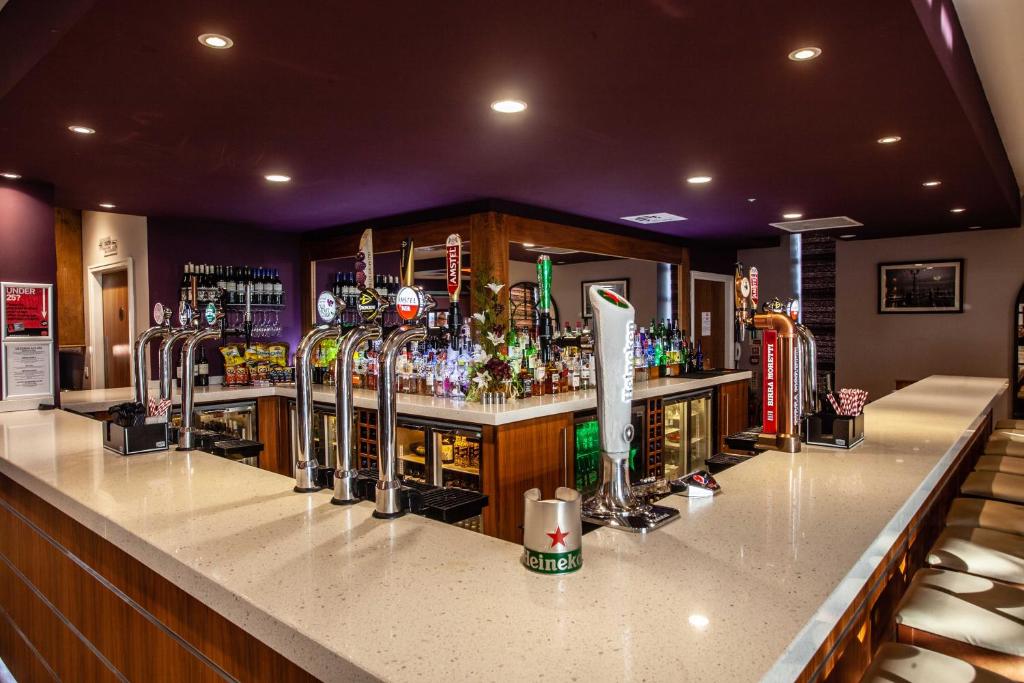 Highly-rated bar