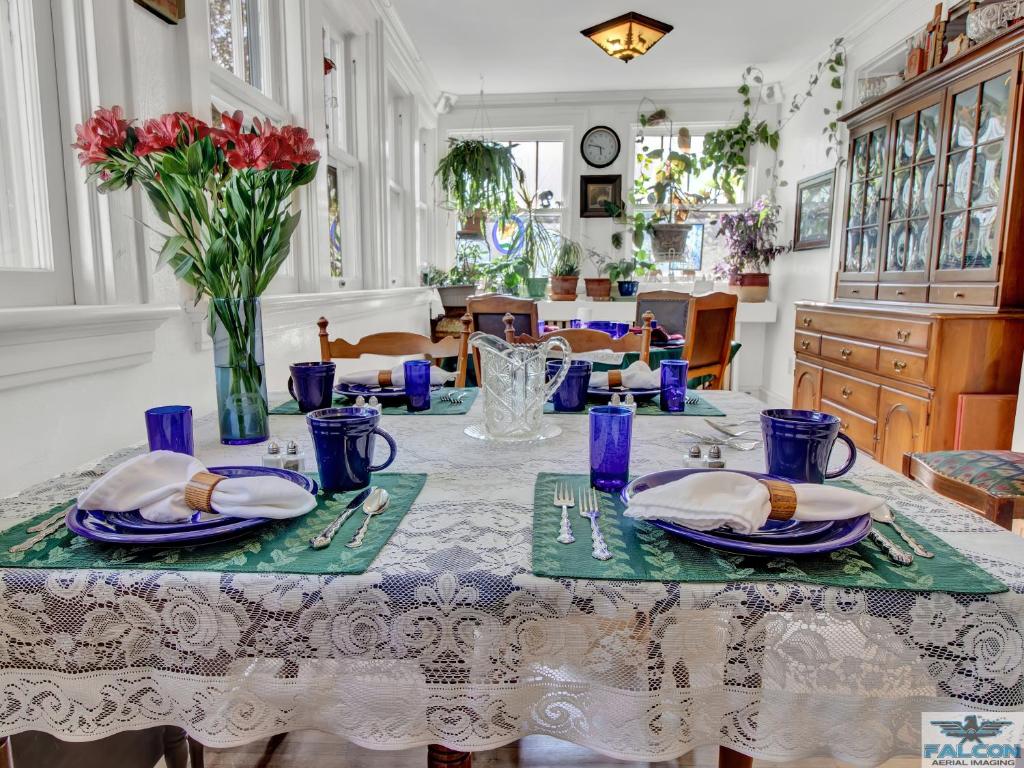 Robins Nest Bed & Breakfast 전경