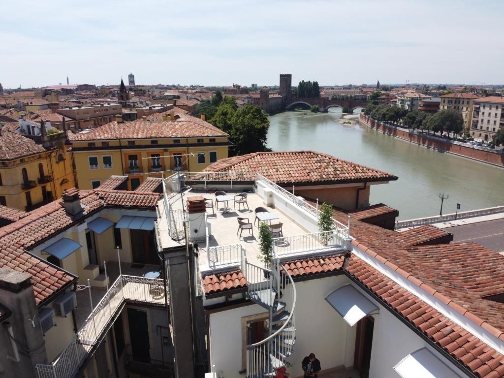 Lady Verona Residence photo