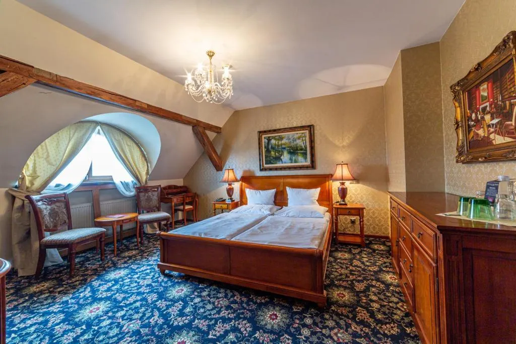 Chateau Zbiroh, hotel in Zbiroh