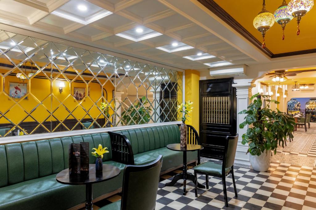 Khách sạn Minerva Church