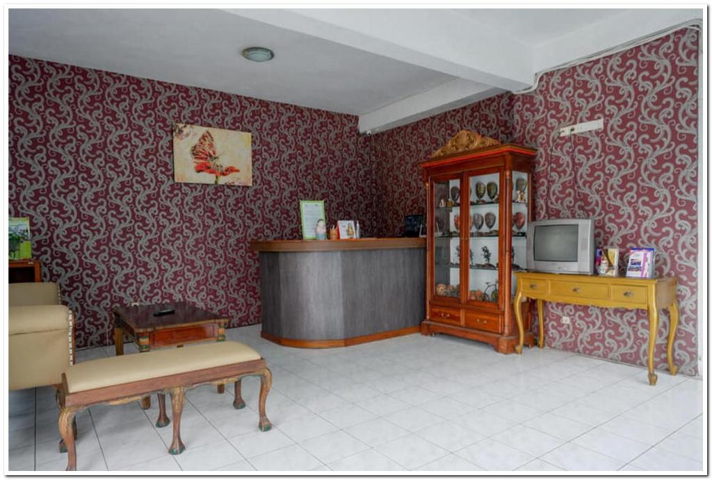 フロント・ロビー