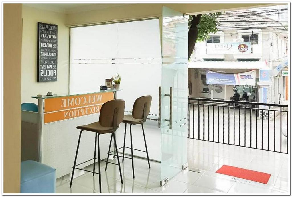 フロント・ロビー