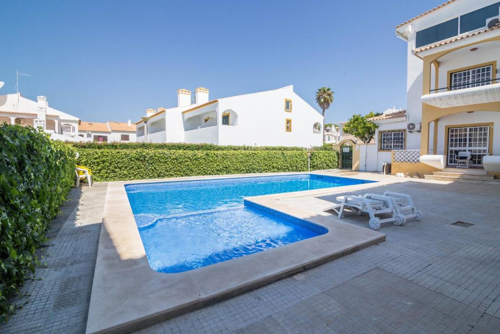 Marjoh Al, Quarteira