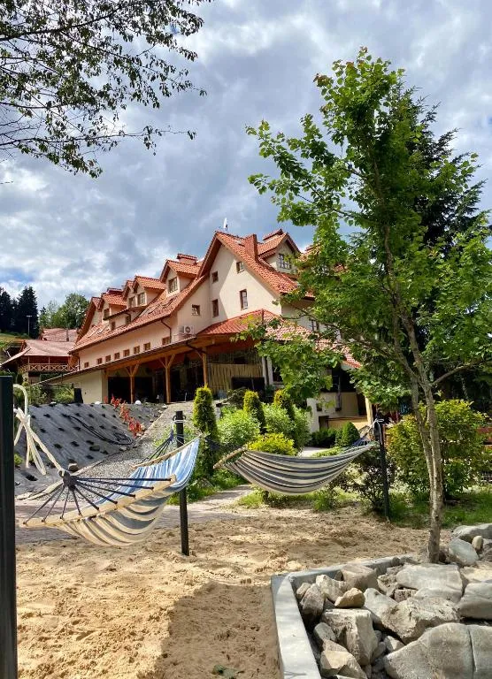 Hotel Fero Lux，位于科尔别卢夫的酒店