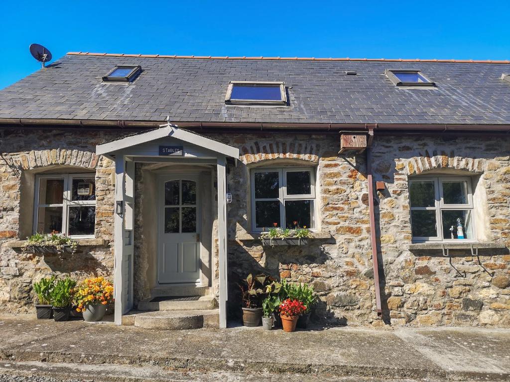 The Stables, Llandyfrydog