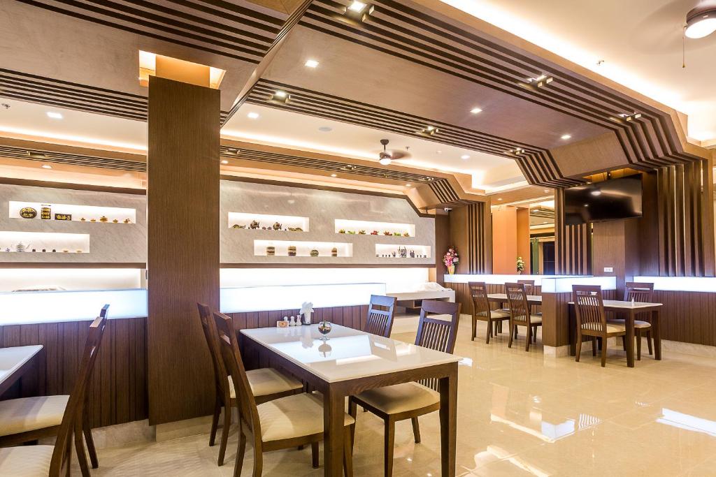 スワン レイク ホテル サタヒップ (Swan Lake Hotel Sattahip)