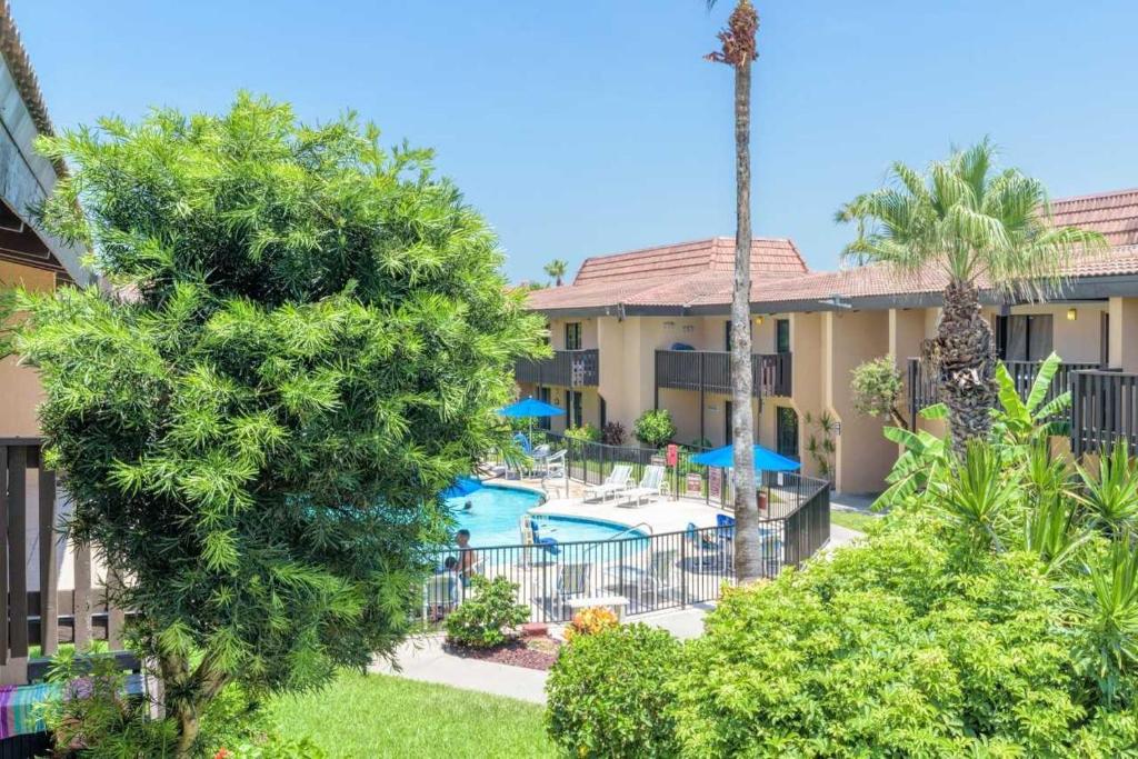 Tiki 205, South Padre Island