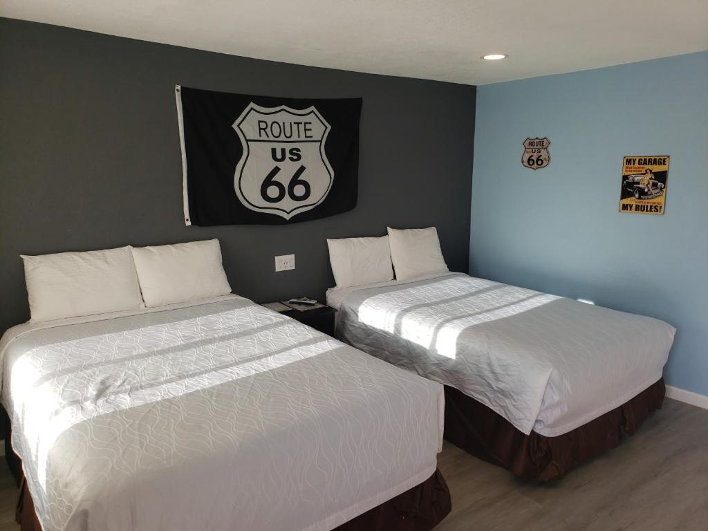 Deluxe Inn photo