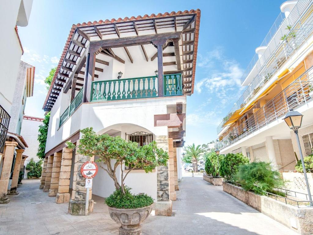 Appealing Holiday Home in Tarragona near Sea