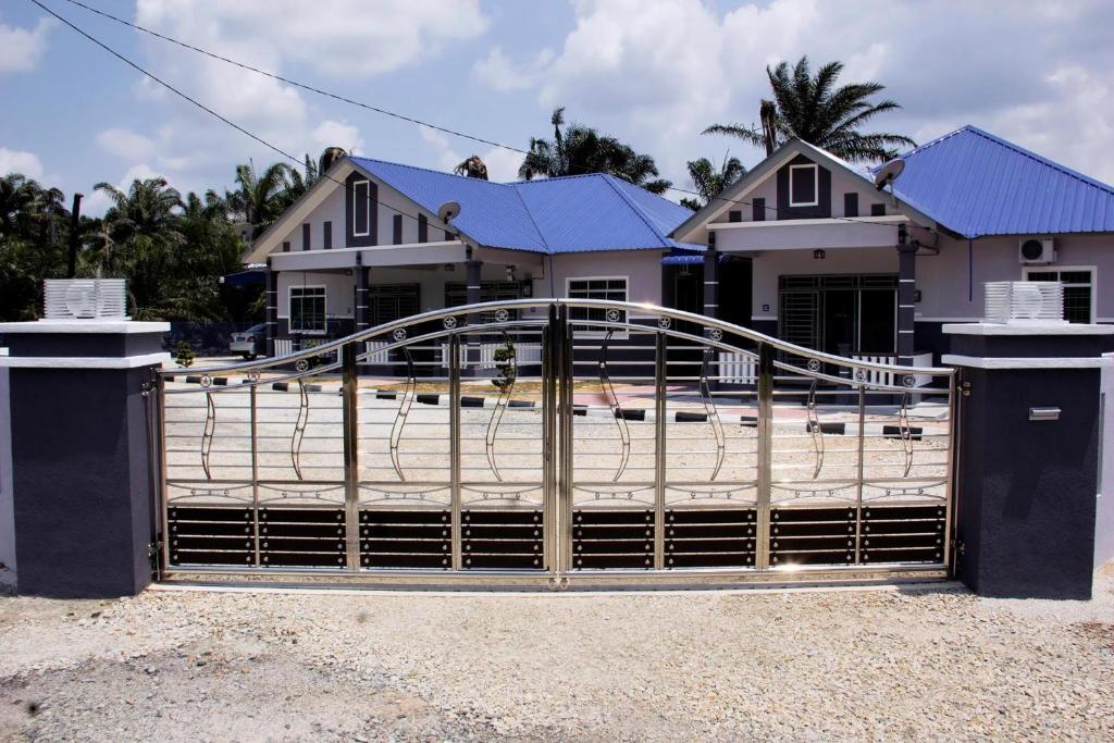 Homestay Hj Esmon Parit Raja UTHM photo