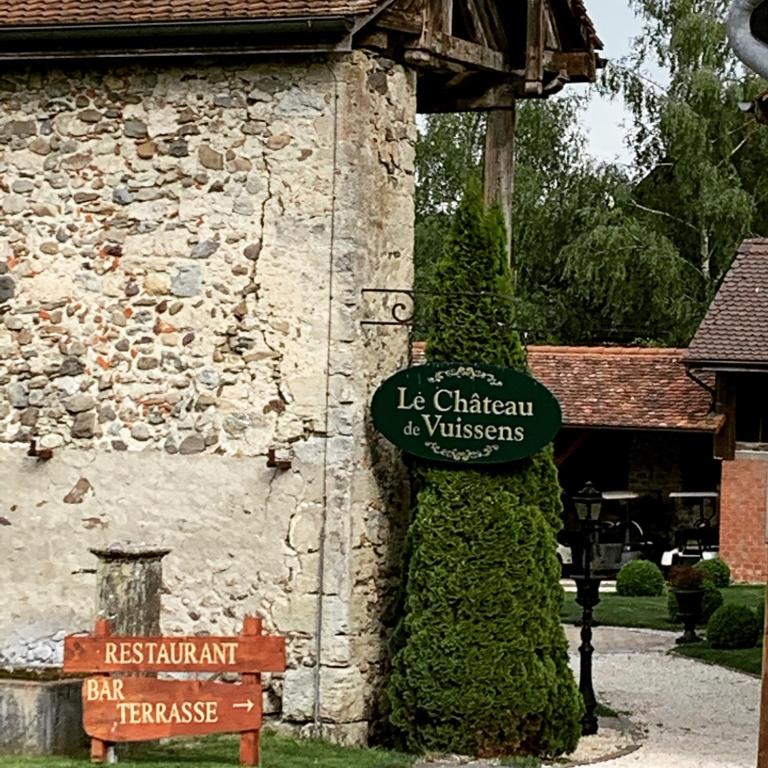 Le château de Vuissens Thierrens Informationen und Buchungen online