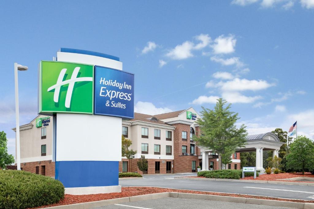 Holiday Inn Express Hotel & Suites Tappahannock photo