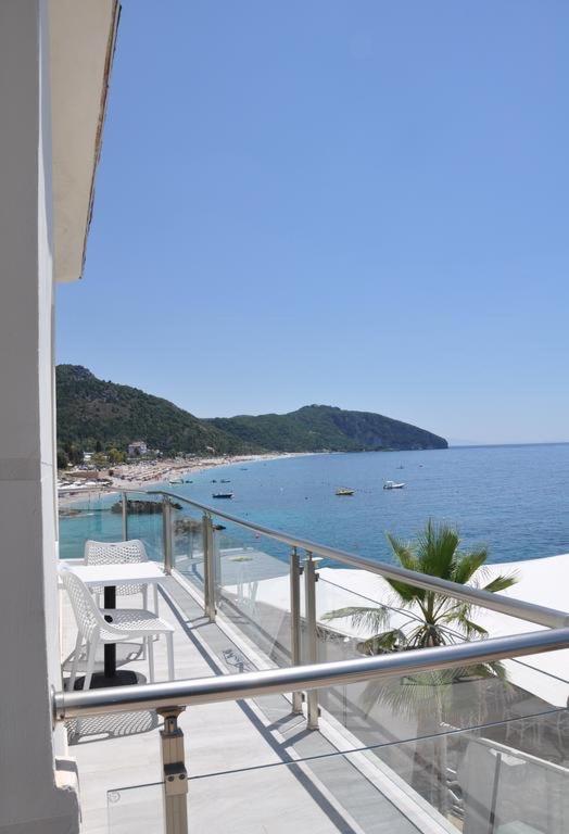 Guesthouse Riviera "XH&M" Dhermi photo