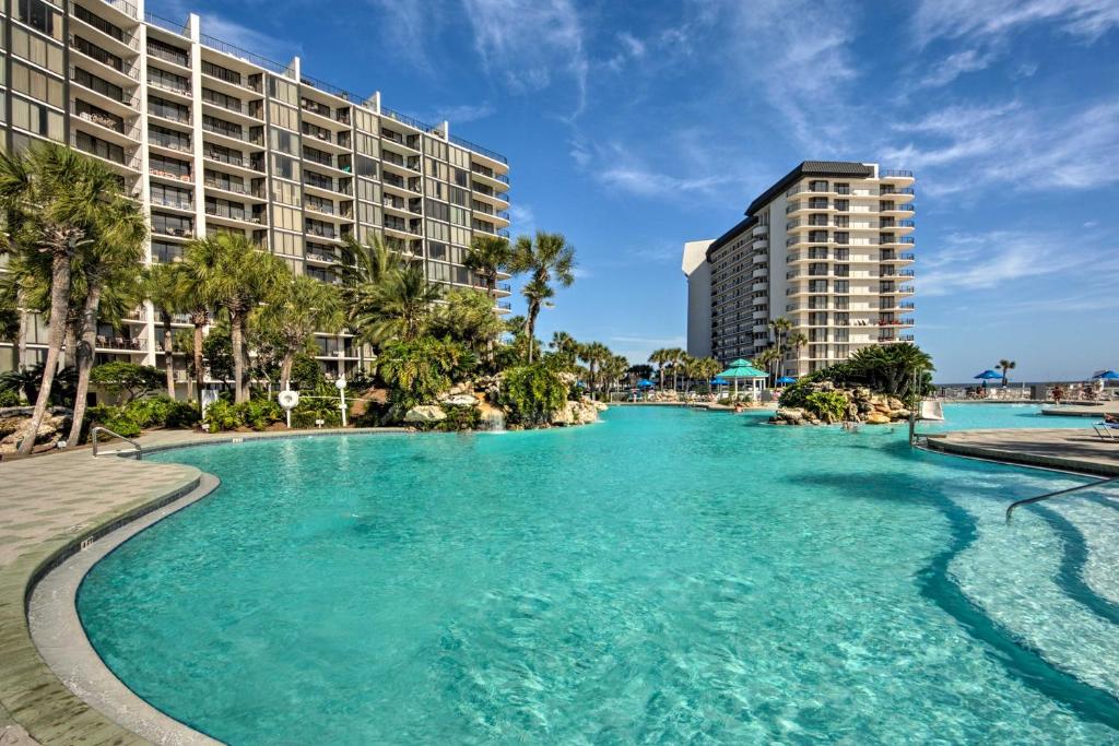 Community Perks Luxury Panama City Beach Condo 전경
