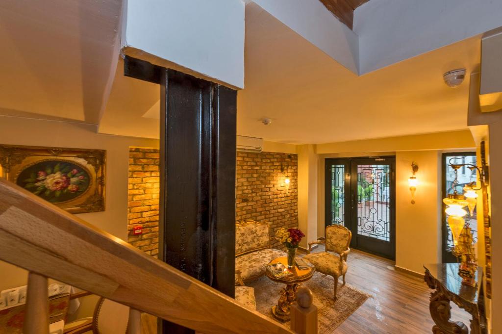 Corner Garden Hotel photo