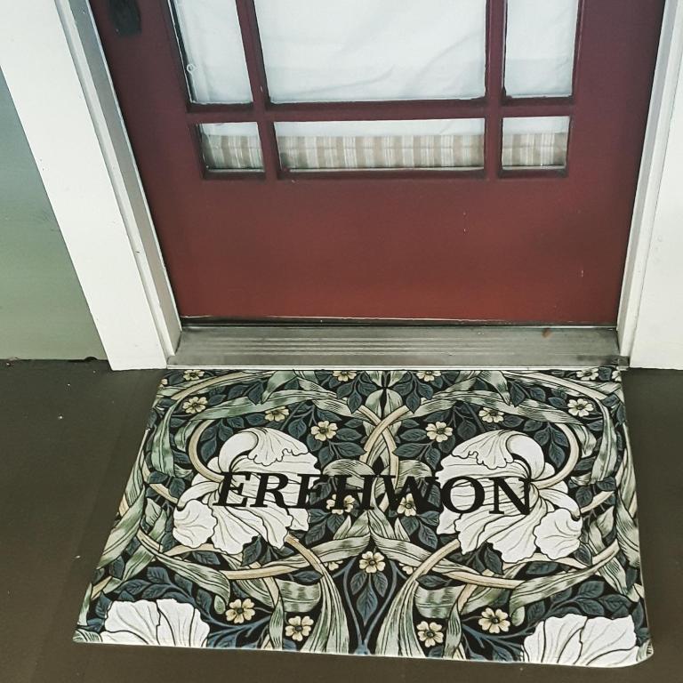 EREHWON RETREAT Private ELEGANT LIVING photo