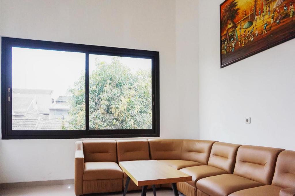 RedDoorz @ Jalan Danau Limboto