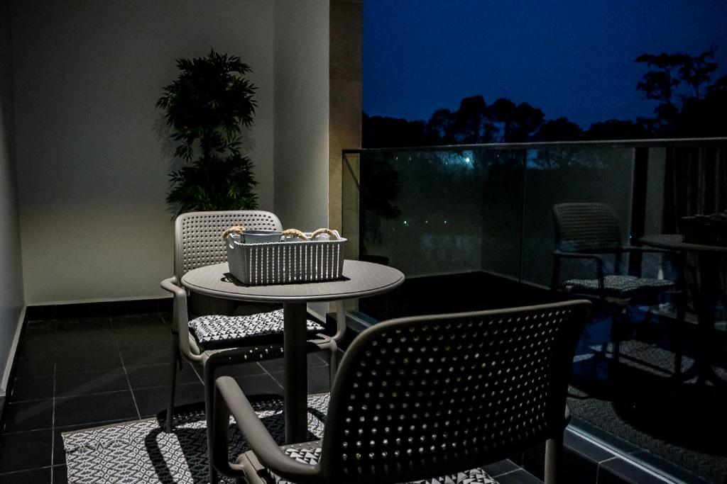 Embassy Gardens by WLA photo