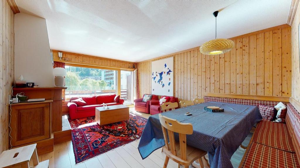 Beautiful apartment in the center of Crans-Montana with a large balcony - 2
