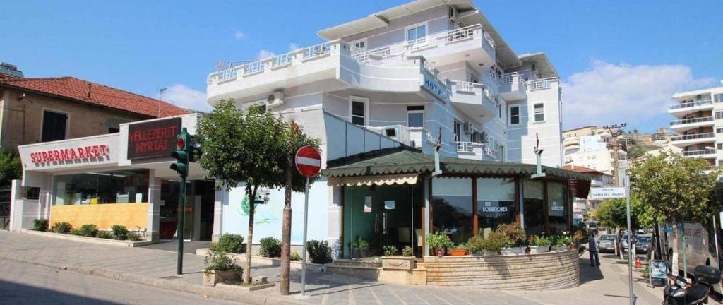 Hotel Myrtaj — Hotel in Saranda