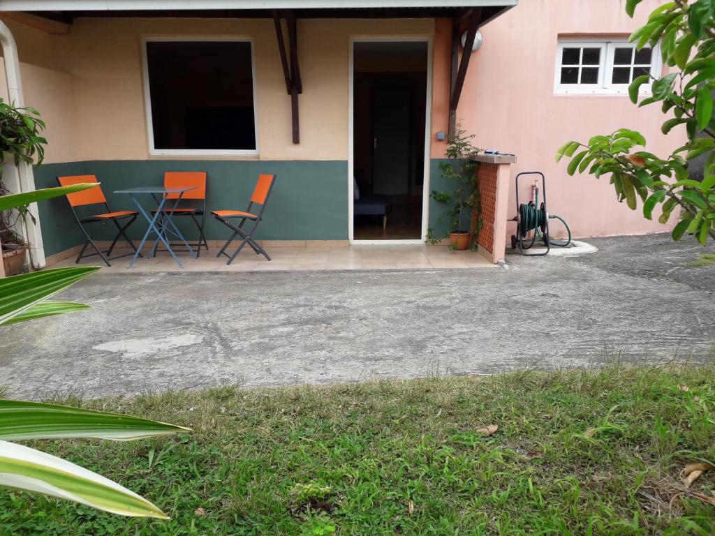 LA COLOMBE, Rivière-Salée