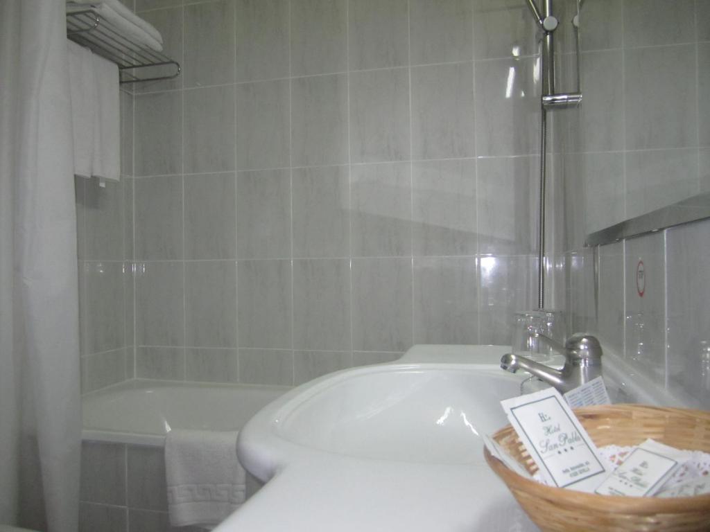 Hotel San Pablo Sevilla — Hotel rooms in Seville, Andalusia