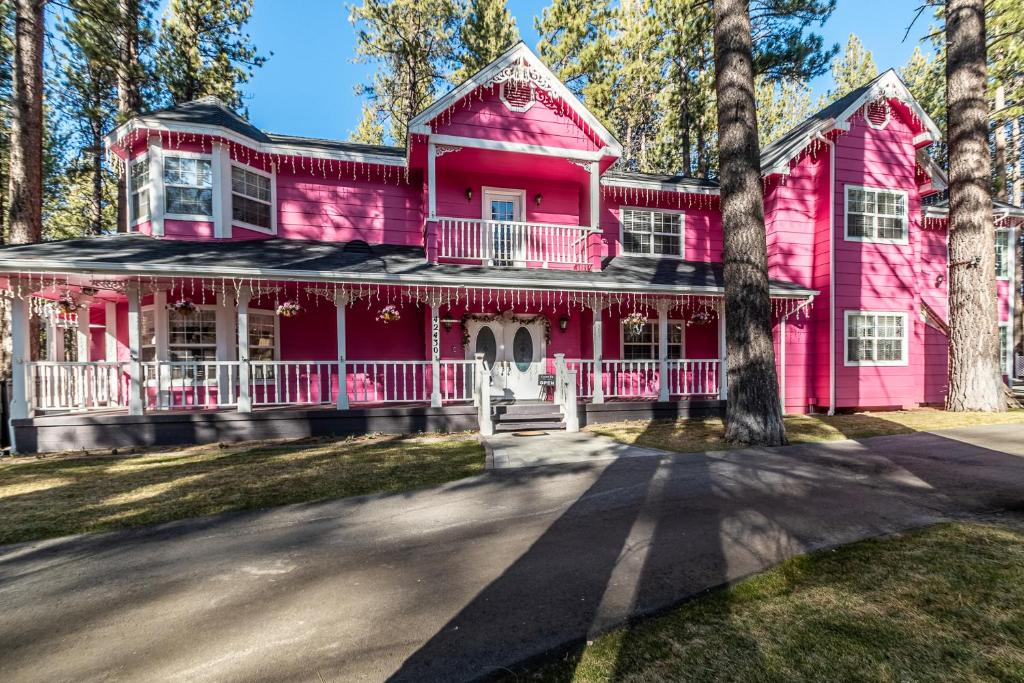 Apples Bed and Breakfast Inn, Big Bear Lake